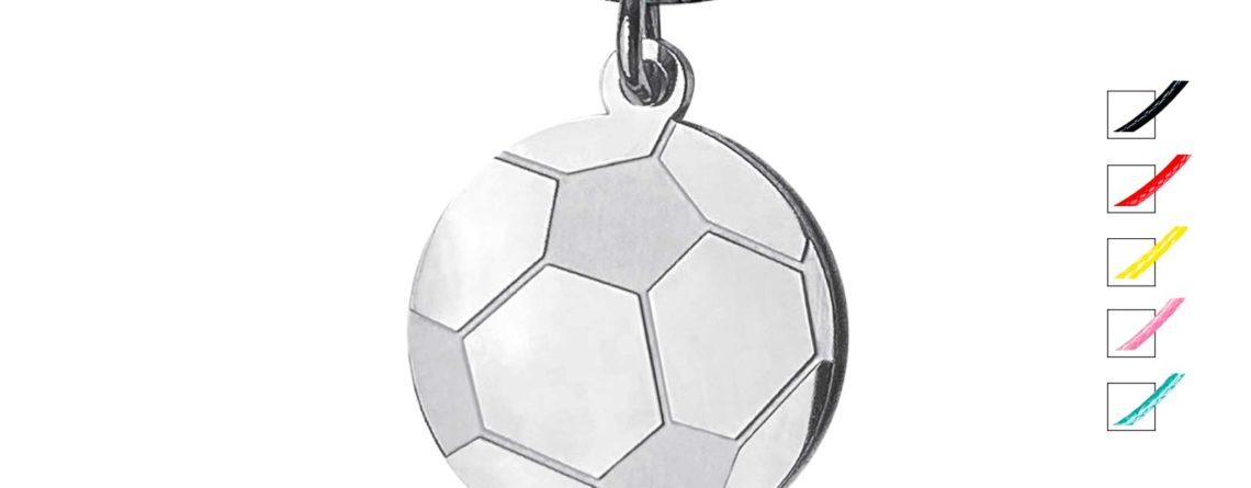 Collier cordon ajustable orné d'un pendentif ballon de foot argenté