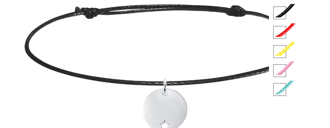 Bracelet cordon ajustable décoré d'une médaille ronde avec étoile ajourée en acier inoxydable argenté