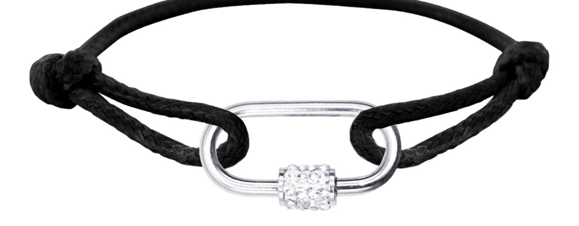 Bracelet ajustable décoré d'un pendentif ovale à visser rehaussé de cristaux fantaisie en acier inoxydable argenté