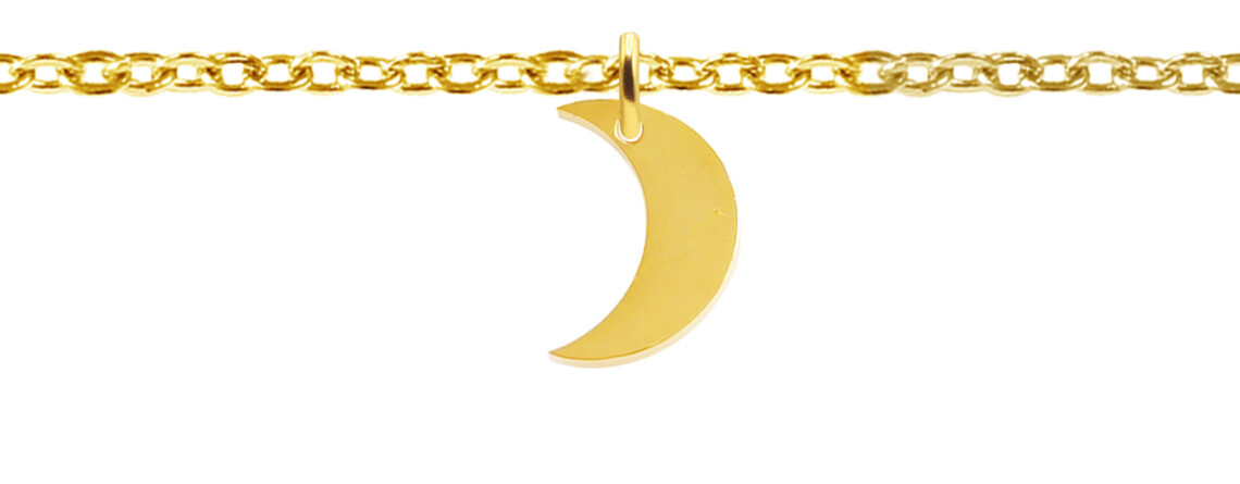 Bracelet chaînette agrémenté d'une pampille lune en acier inoxydable doré