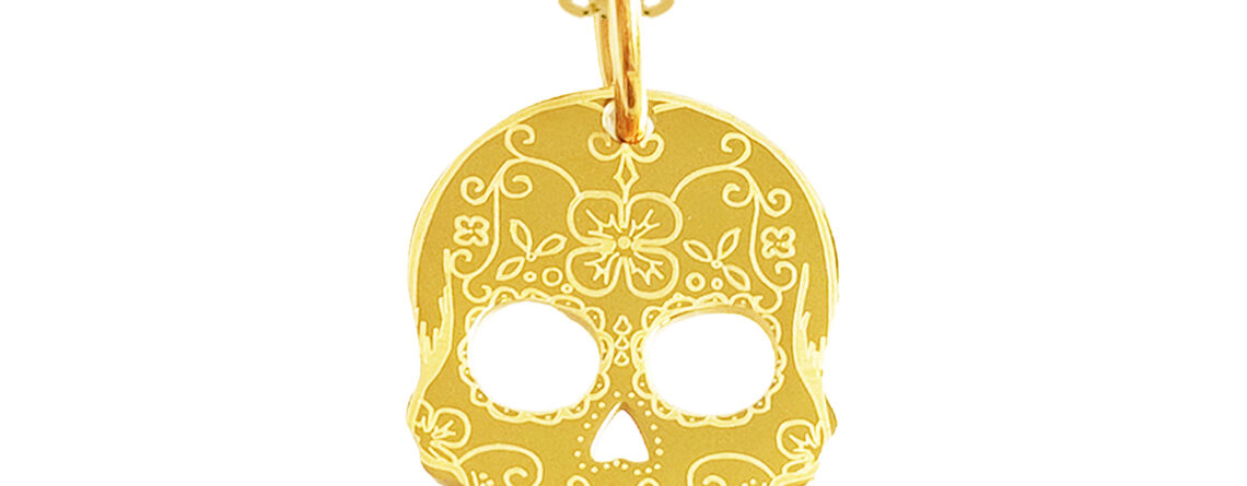 Collier homme orné d'un pendentif tête de mort (27mm) en acier inoxydable doré