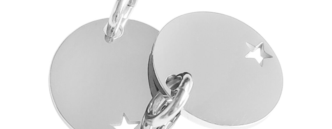 Pendentif médaille ronde à personnaliser avec étoile découpée en acier inoxydable argenté - 14mm