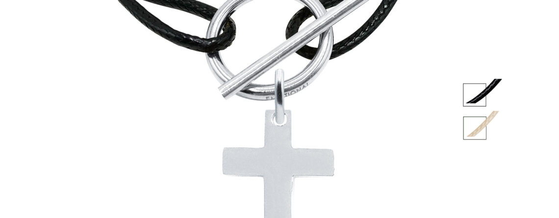 Collier cordon ajustable coloré avec fermoir T agrémenté d'une pampille croix (25mm) en acier inoxydable argenté