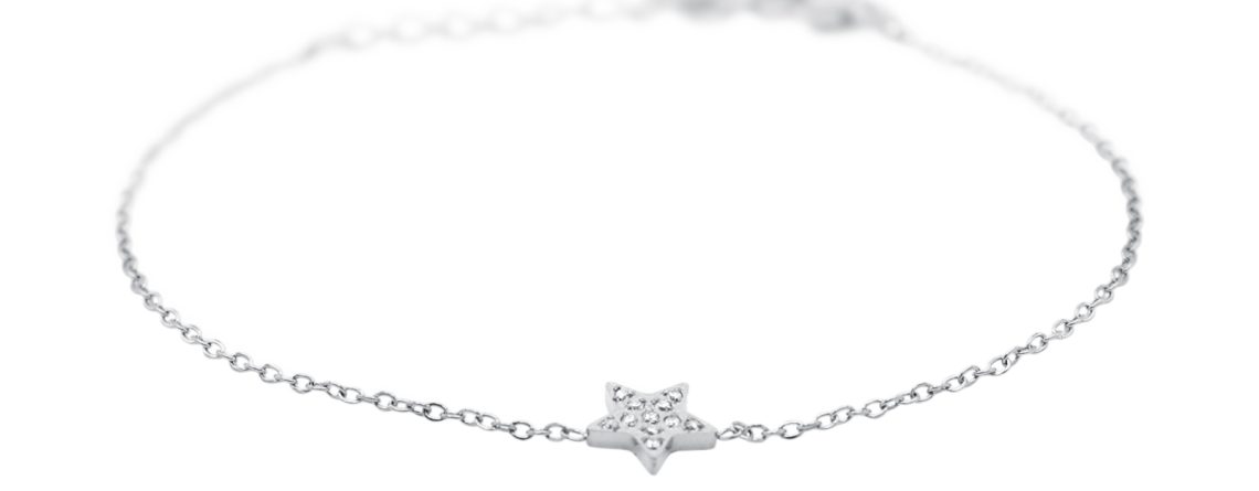 Bracelet étoile rehaussé d'oxydes de zirconium en acier inoxydable argenté