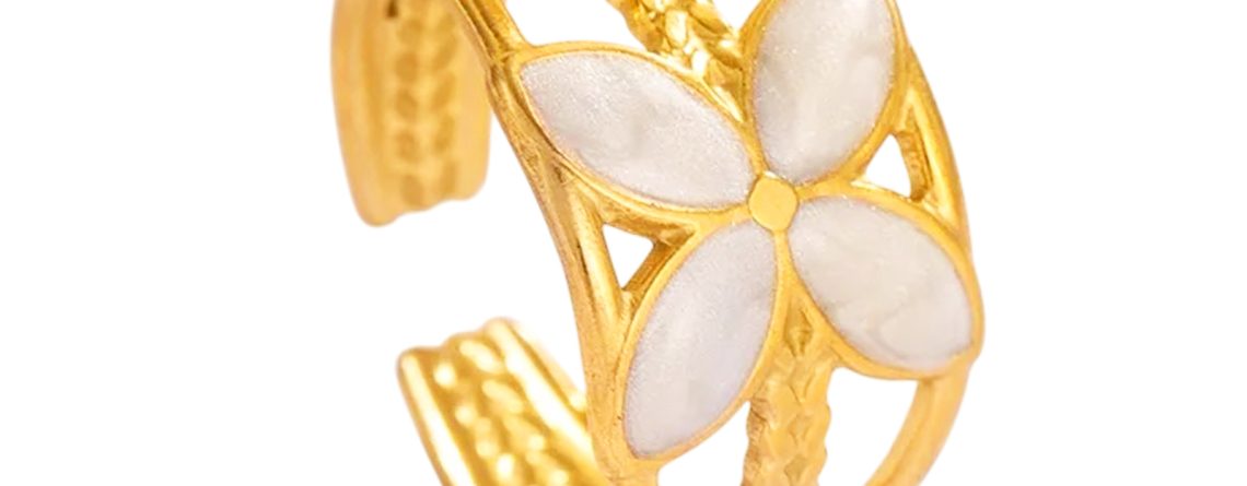Bague ajustable fleur émail blanc en acier inoxydable doré